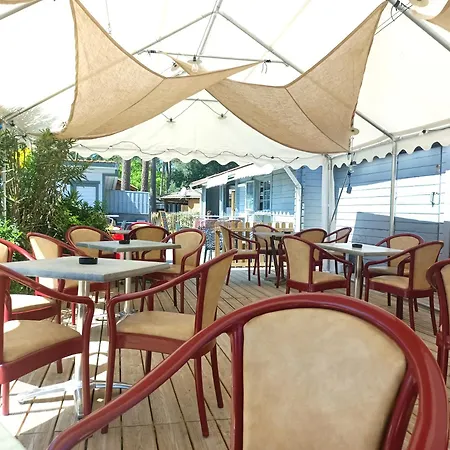 Mobil-home 2 Confort Avec Terrasse Couverte - Calme Entre Océan, Et Pinède * Lacanau